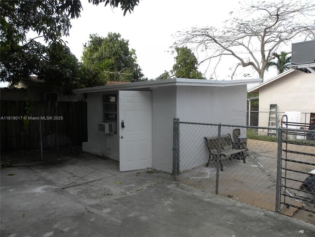 Foto del edificio - 214 NW 49th Ave