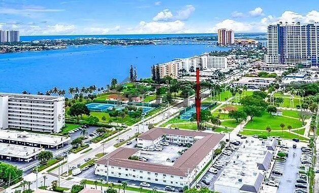 Photo - 810 Lake Shore Dr Apartment