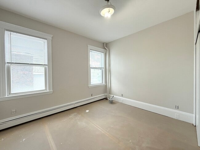 Building Photo - 34 Tapley Ave