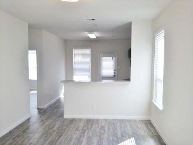 Building Photo - 3943 Lexington Grove Ct