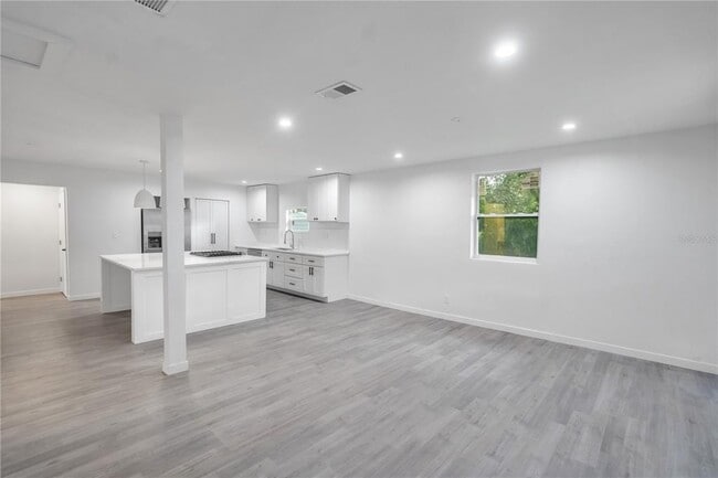 Building Photo - 107 W Virginia Ave