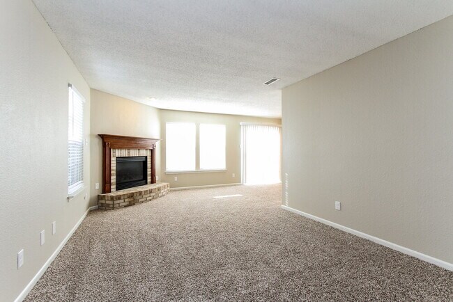 Foto del edificio - 1170 Freemont Ln