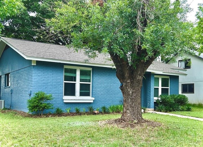 Foto del edificio - 4914 Scarsdale Dr