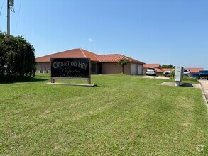 Building Photo - 1804 Cinnamon Dr