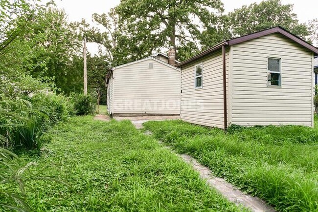 Foto del edificio - 2220 Gaebler Ave