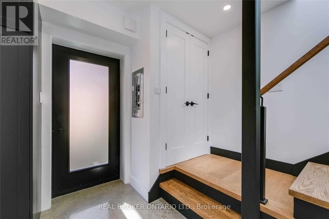 Building Photo - 133 Grenadier Rd