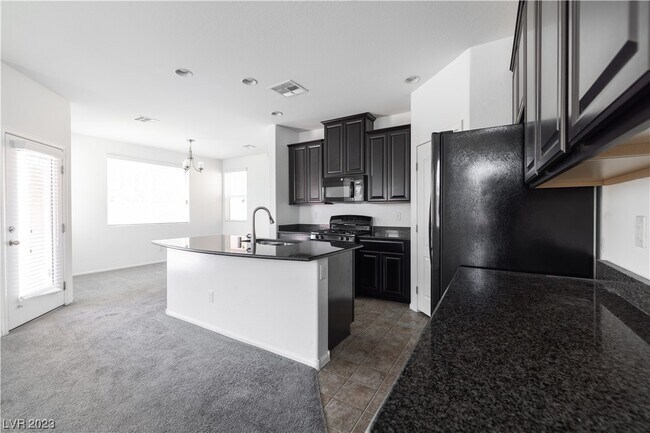 Foto del edificio - 9325 W Pearblossom Sky Ave