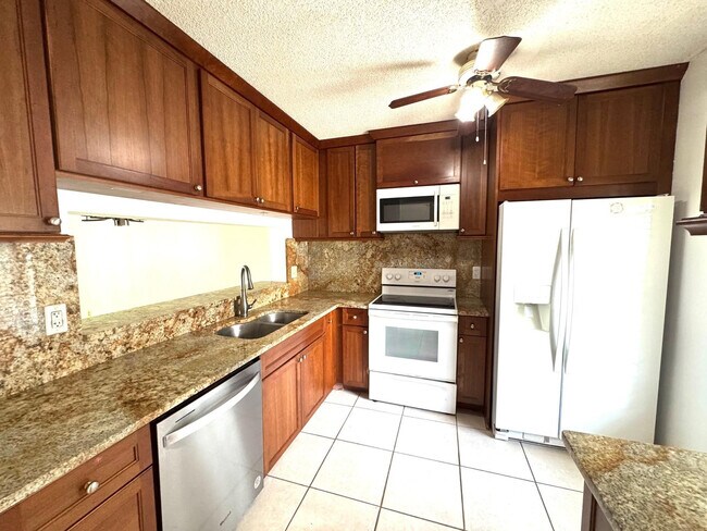 Foto del edificio - 2424 NW 89th Dr