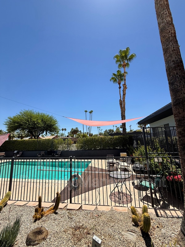 Building Photo - 46075 Ocotillo Dr