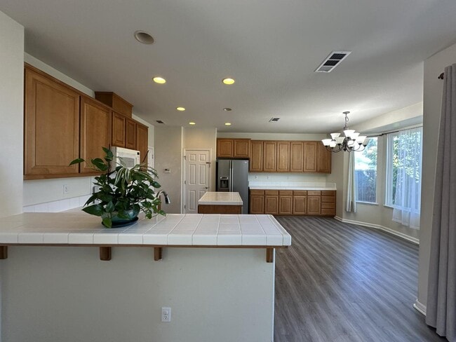 Building Photo - 2065 Mckenzie Pl