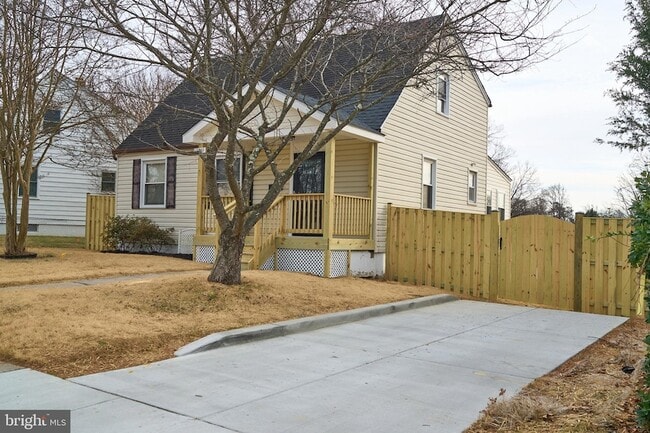 Photo - 2802 Urbana Dr House