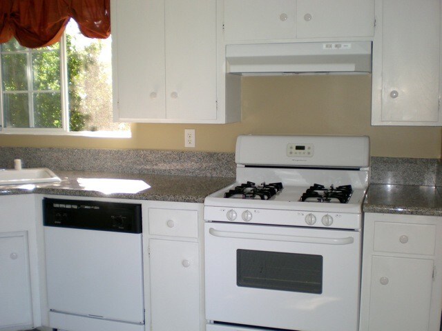 Primary Photo - 1308 Laguna St
