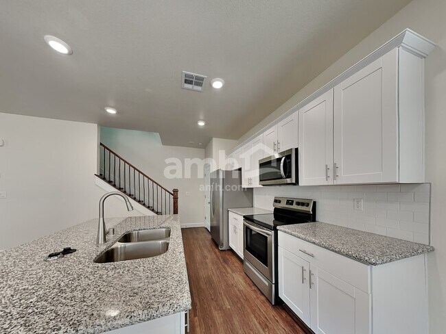 Building Photo - 1714 Viaggio Ave