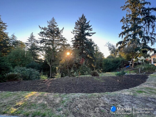 Foto del edificio - 4 br, 2 bath House - 16021 21st Ave SW