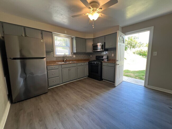 Building Photo - Updated 3BR House with off street parking!