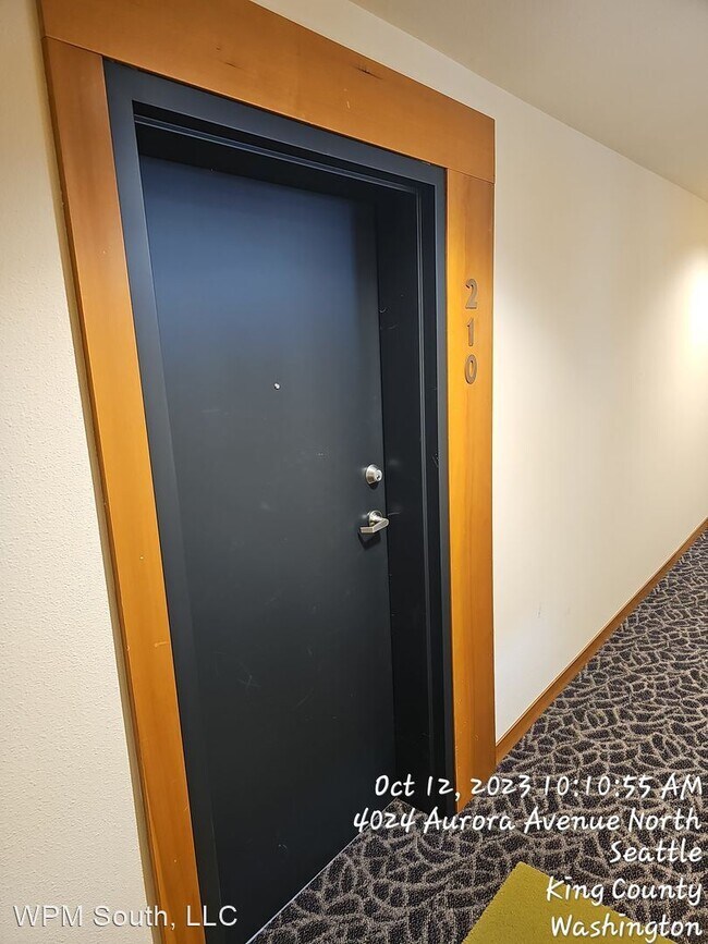 Building Photo - 1 br, 1 bath House - 4020 Aurora Ave N, #210