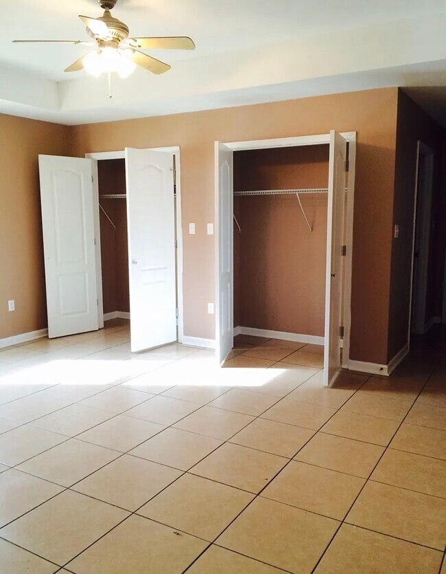 Foto del edificio - 503 N Holly St