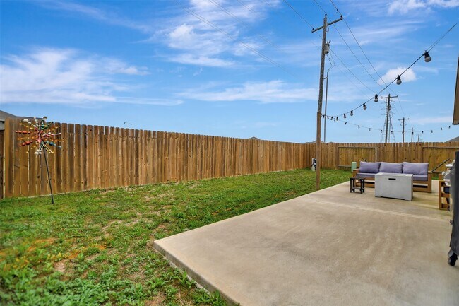 Foto del edificio - 388 Kendall Crest Dr