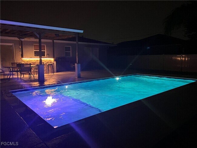 Foto del edificio - 852 NE 7th Pl