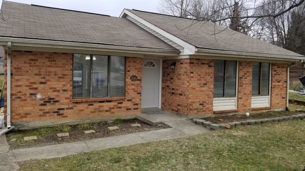 Primary Photo - 1501 Meadowview Dr