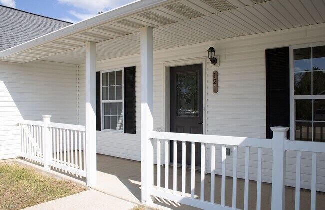 Building Photo - 3 br, 2 bath House - 121 La Vista Drive