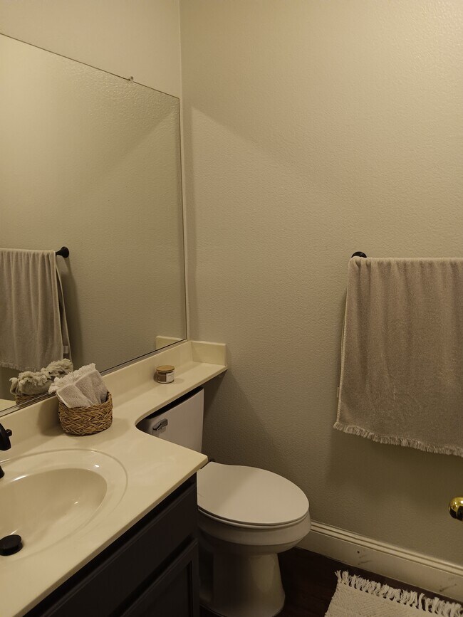 Foto del edificio - 2825 Tulare Ct