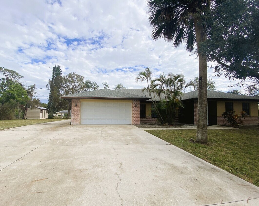 Foto principal - 3568 Middletown St