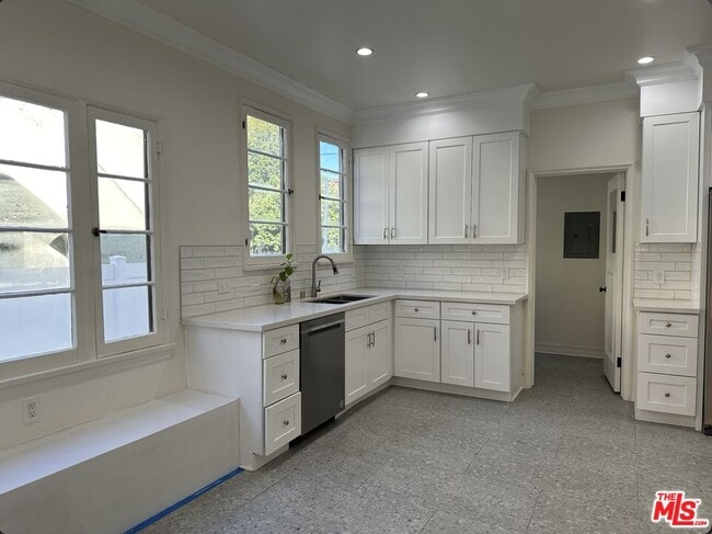 Foto del edificio - 6367 W 6th St