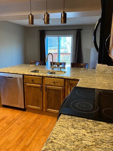 Building Photo - 17075 Foxton Dr