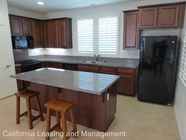 Building Photo - 28255 N Via Sonata Dr