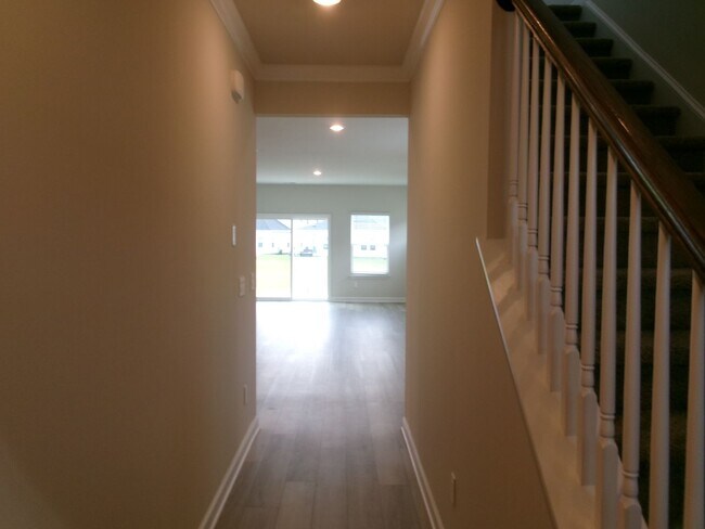 Building Photo - New 5 bedroom, 3 bath home in Clear Pond w...