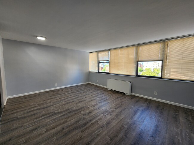 Building Photo - 270 Marin Blvd