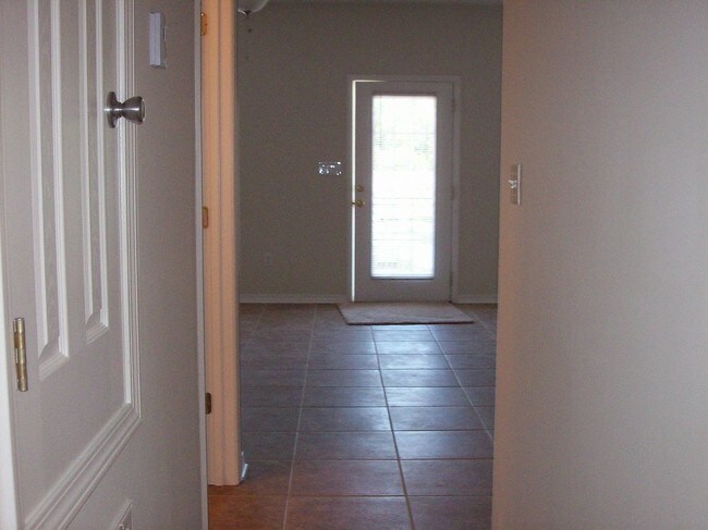 Building Photo - Great 2 bedroom 2 bath N Biloxi