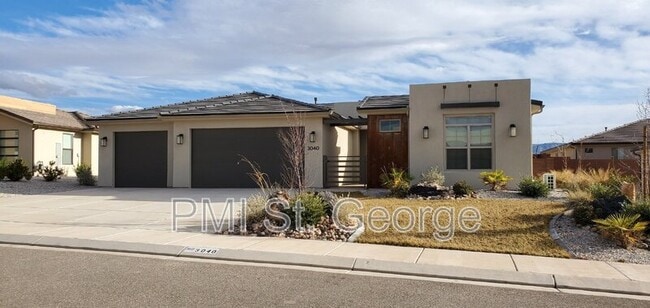 Building Photo - 3040 E Lavatera Dr