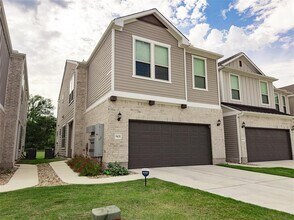 Building Photo - 2725 Woodall Dr