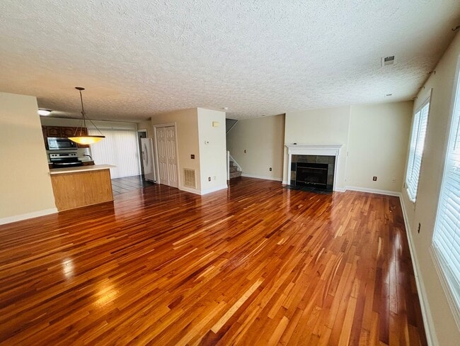 Building Photo - 305 Silver Leaf Dr NW