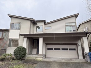 Building Photo - 18707 107th Ave SE