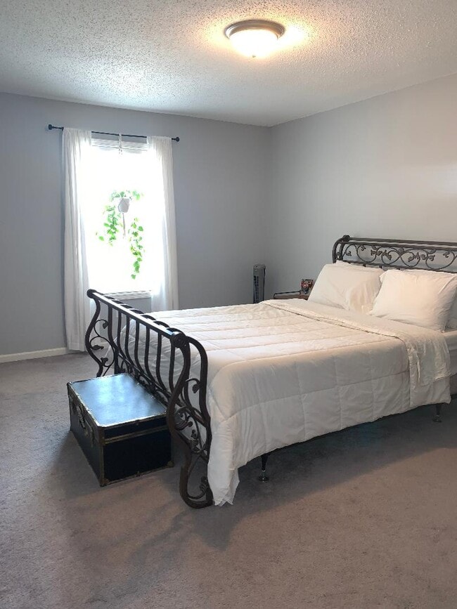 Building Photo - 133 Sea Pines Dr