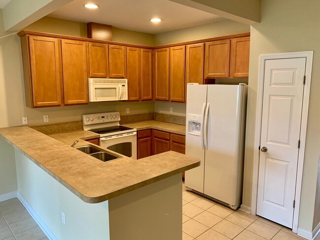 Building Photo - 726 Crystal Way
