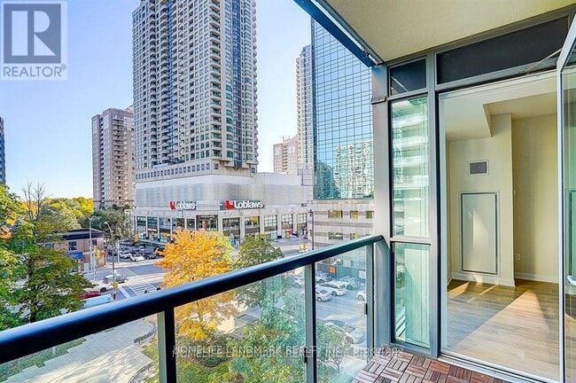 Building Photo - 5162 Yonge St