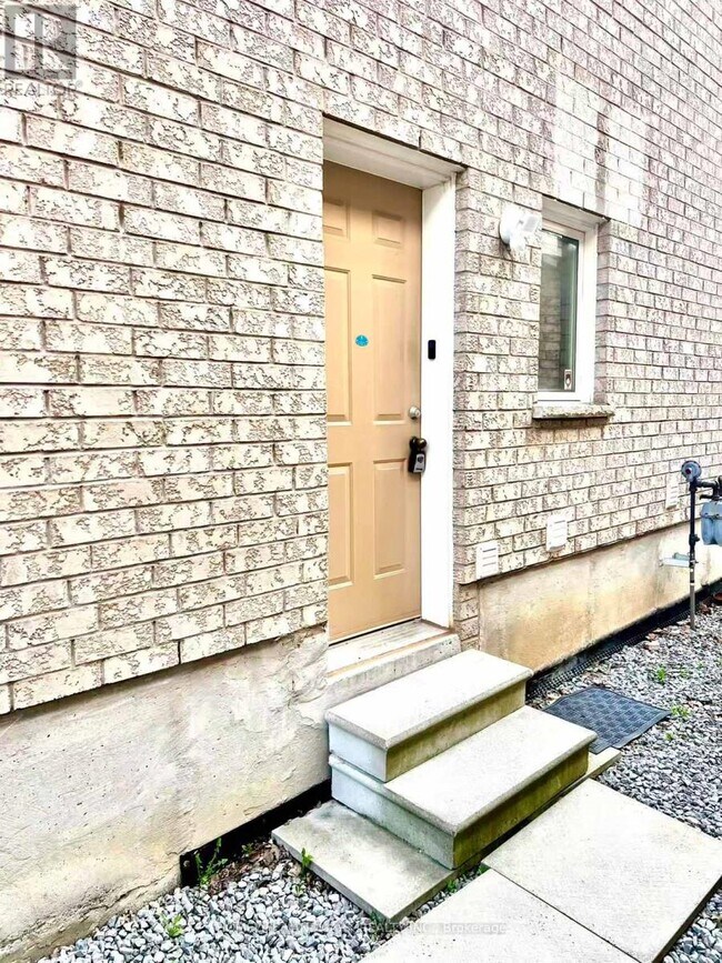 Photo du bâtiment - 17 Ferncliffe Crescent