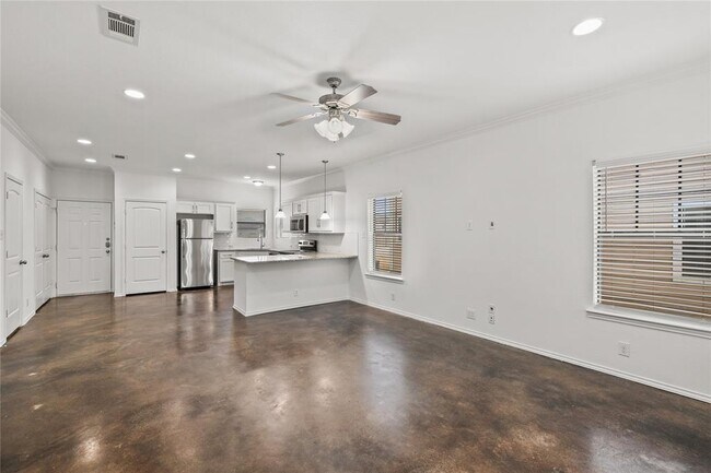 Building Photo - 6619 Pinon Canyon