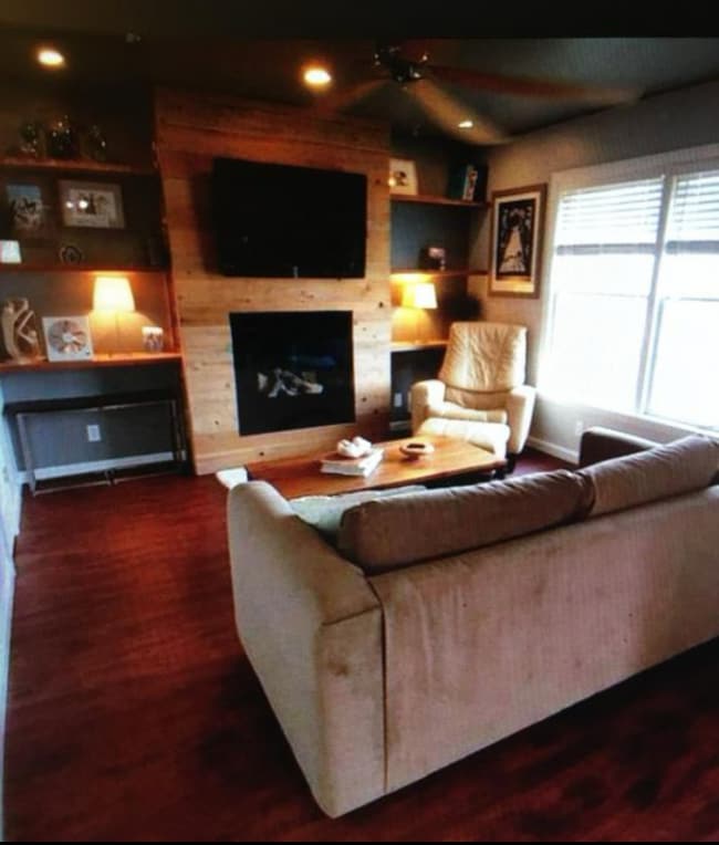 Foto del edificio - 3010 Taylorsville Rd