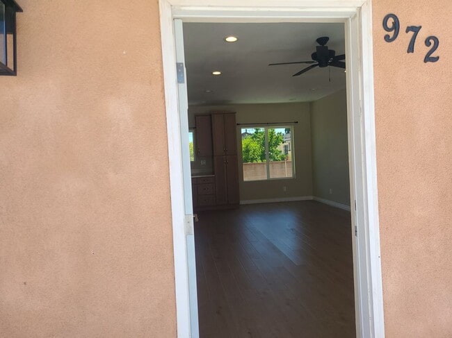 Building Photo - 972 Karesh Ave