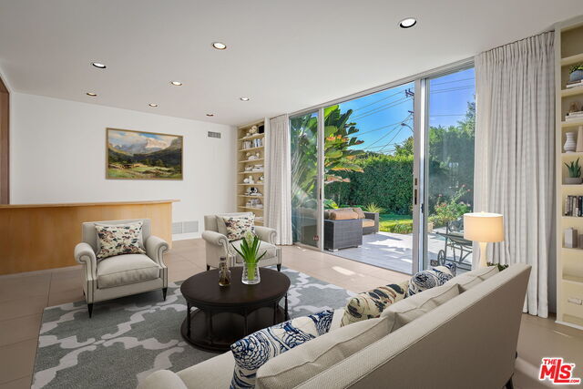 Foto del edificio - 711 N Bedford Dr