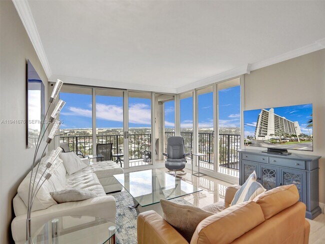 Foto del edificio - 521 N Riverside Dr