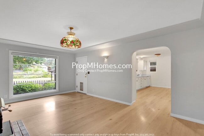 Foto del edificio - Charming 3 Bedroom Bungalow in First Addit...