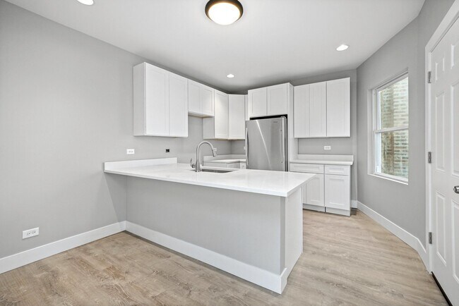 Foto del edificio - 5731 S Washtenaw Ave.