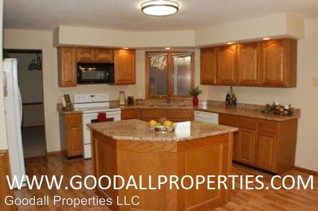 Foto del edificio - 4 br, 2.5 bath House - 924 Prairie View Drive