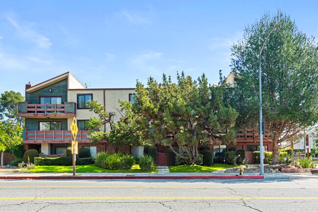 Foto del edificio - 4524 Tujunga Ave
